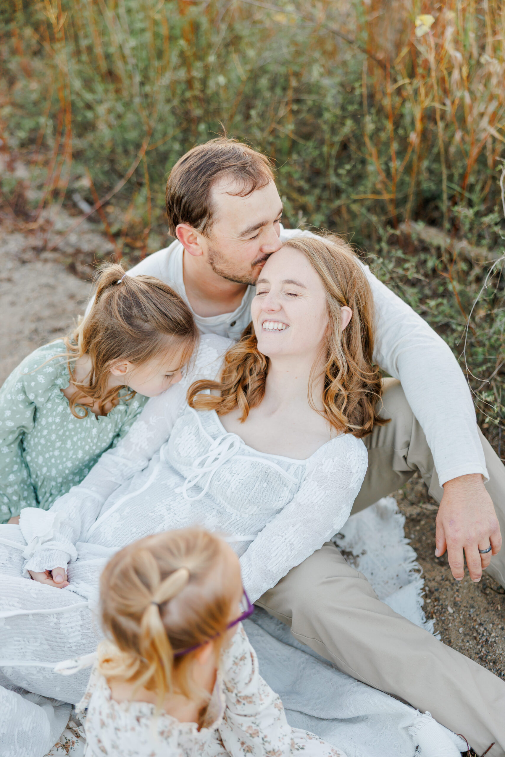 beach maternity session
