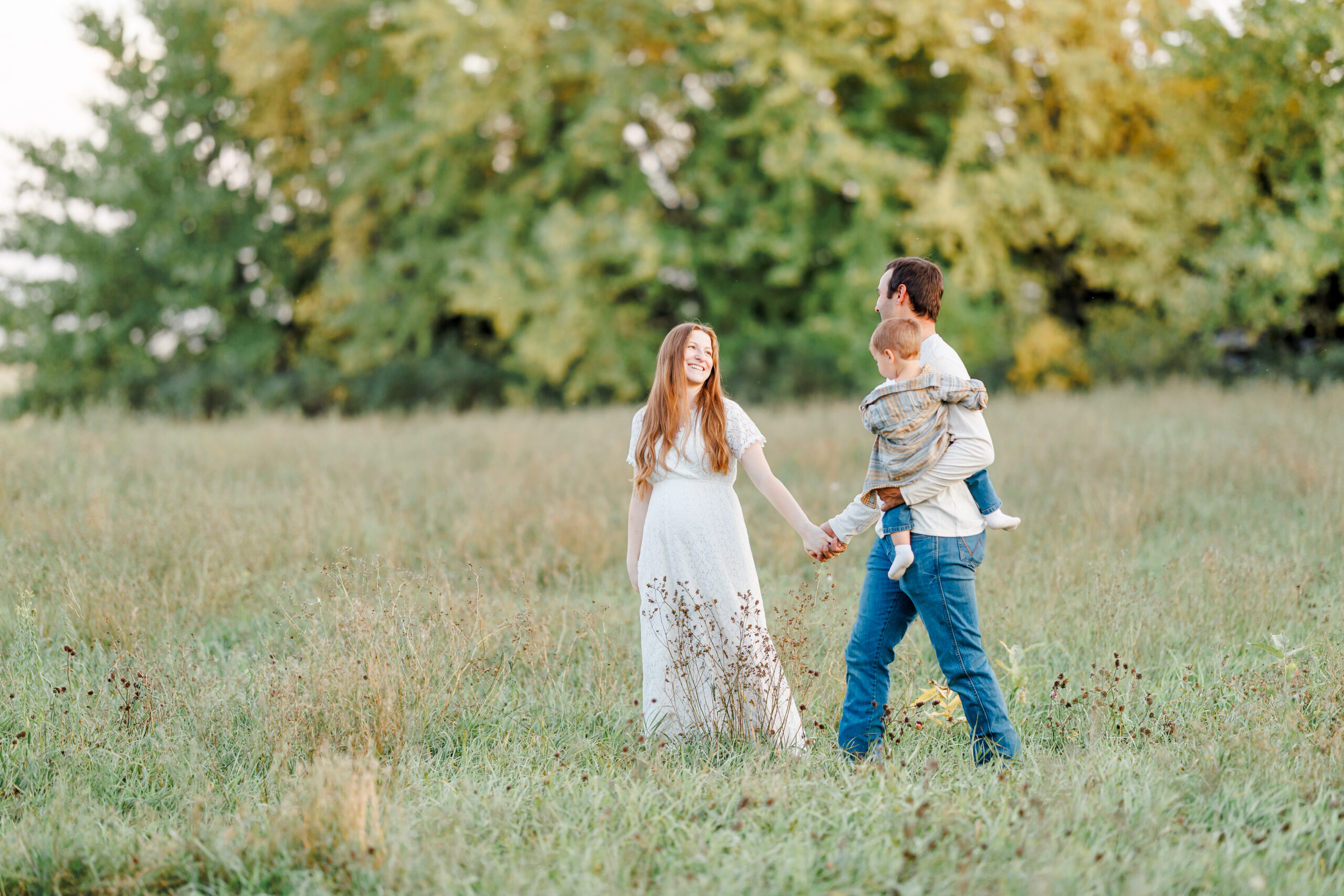 hay bale country maternity session near clear lake, sd