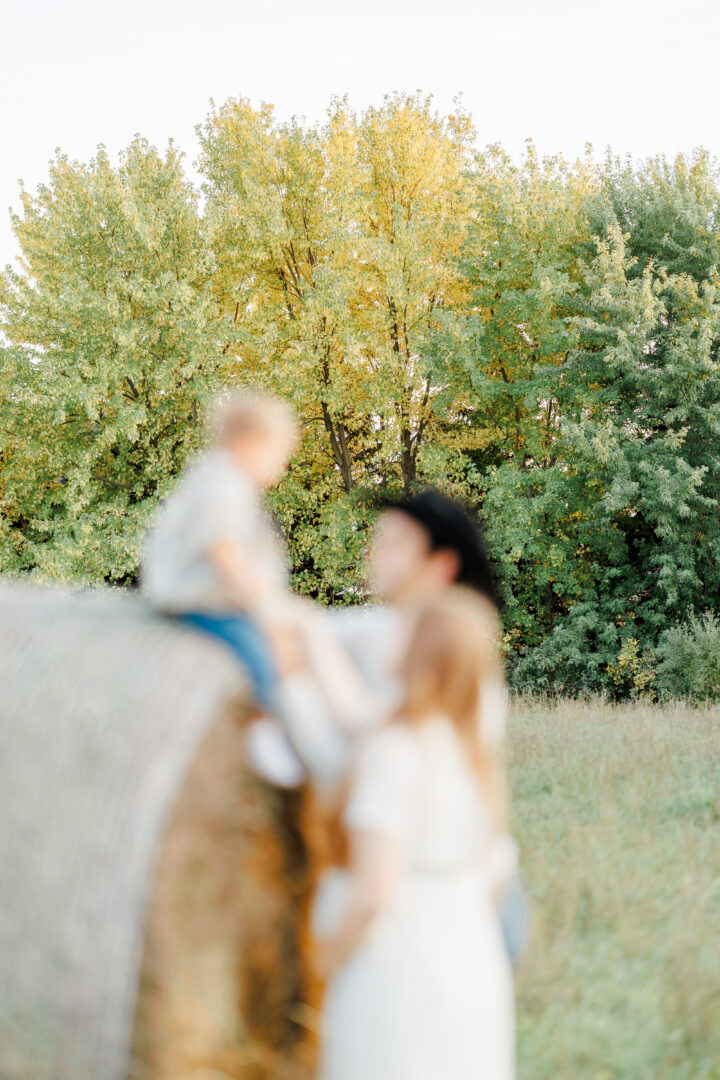hay bale country maternity session near clear lake, sd