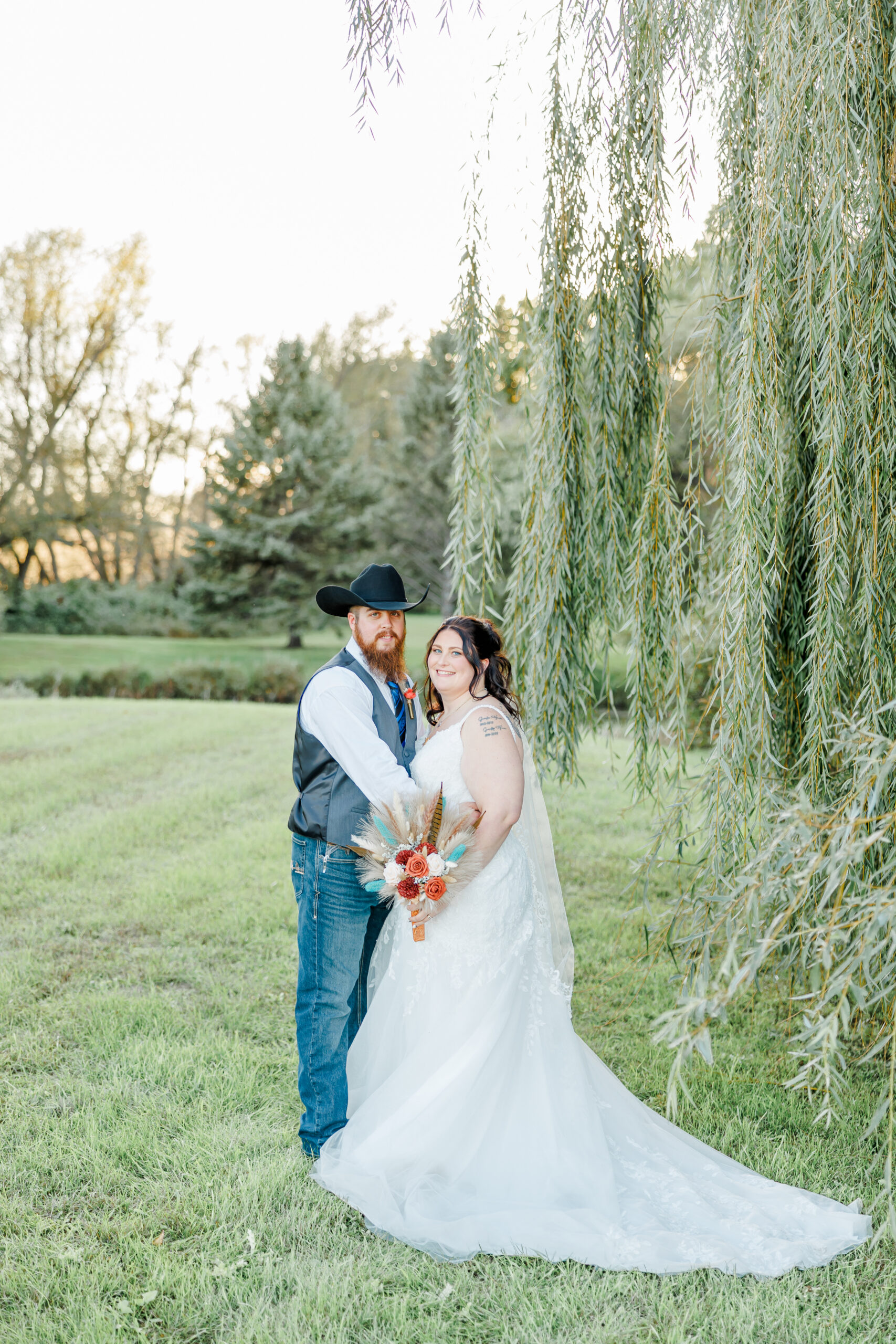 bride and groom portraits at stable waters ranch