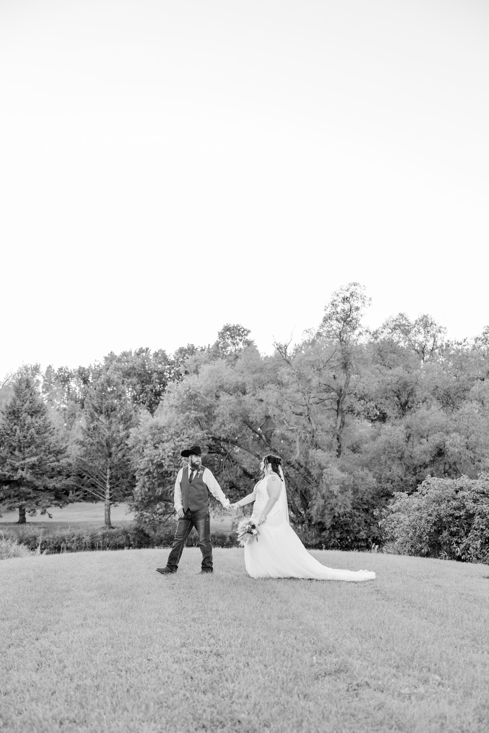 bride and groom portraits at stable waters ranch