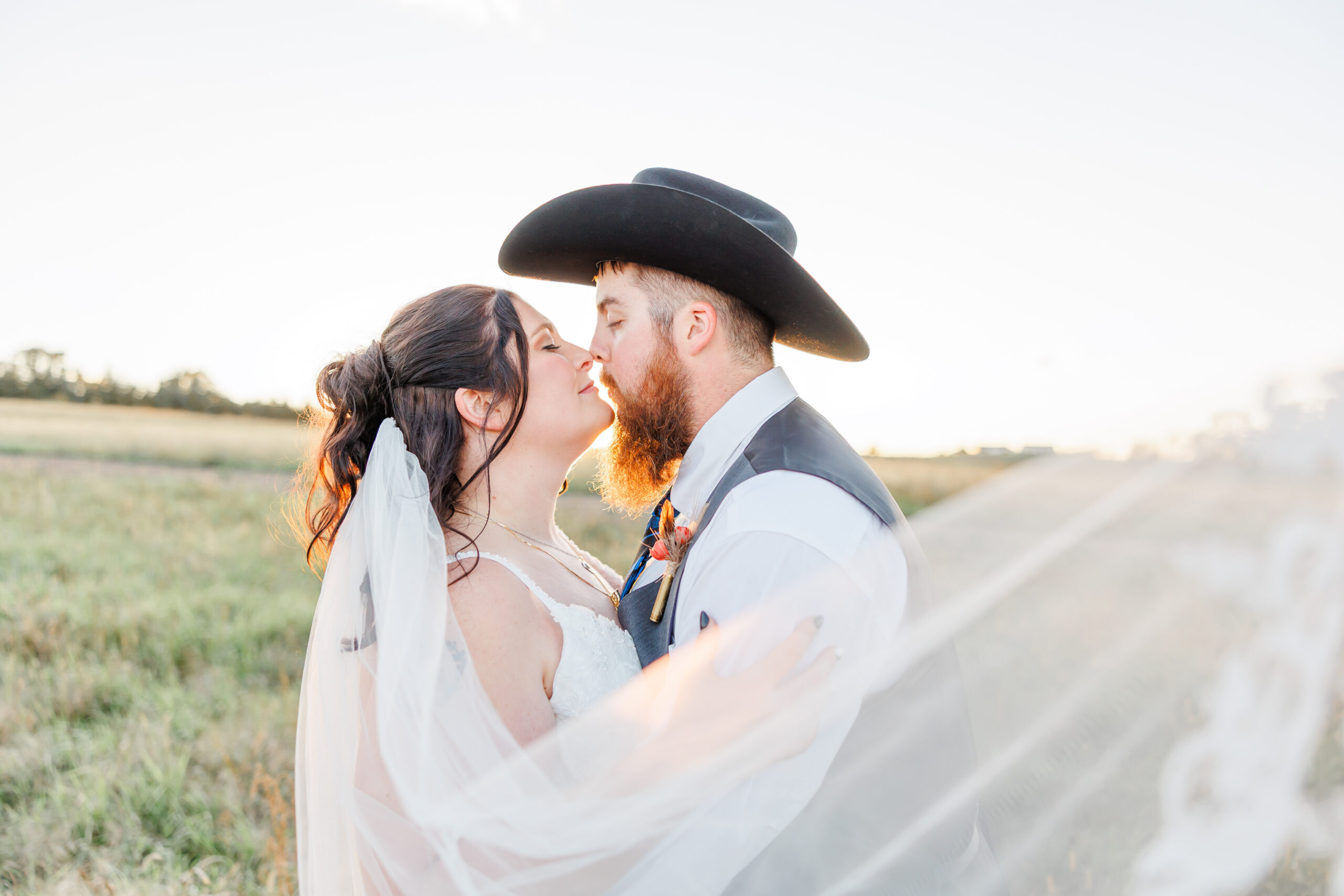 bride and groom portraits at stable waters ranch